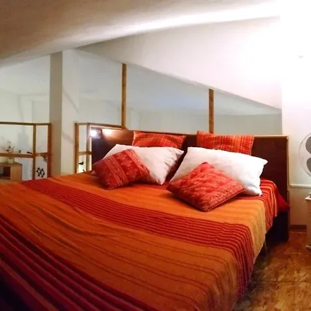 Casa Giorgina- Is Arenas بيت للعطل